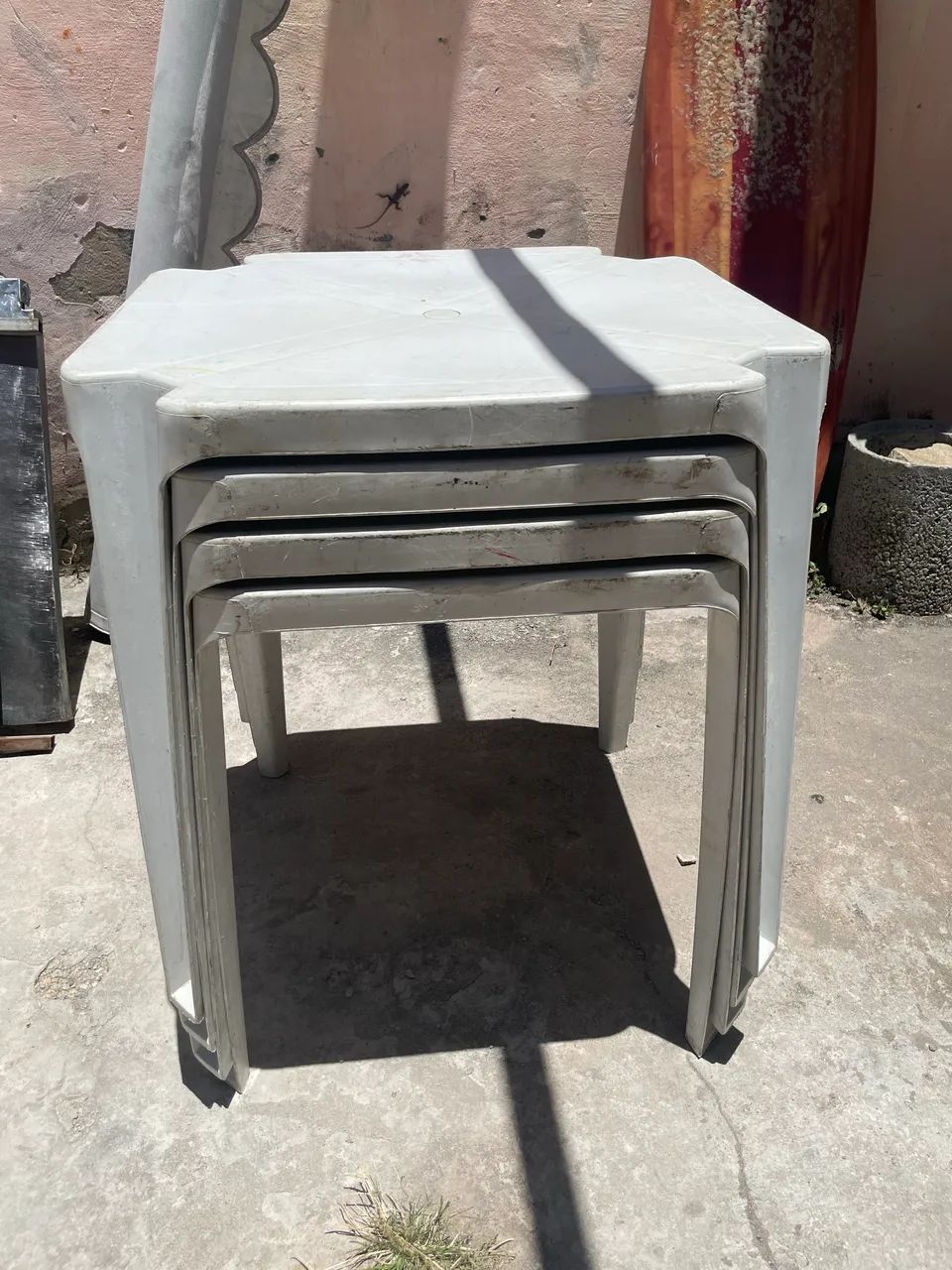 CONJUNTO DE MESAS E CADEIRAS