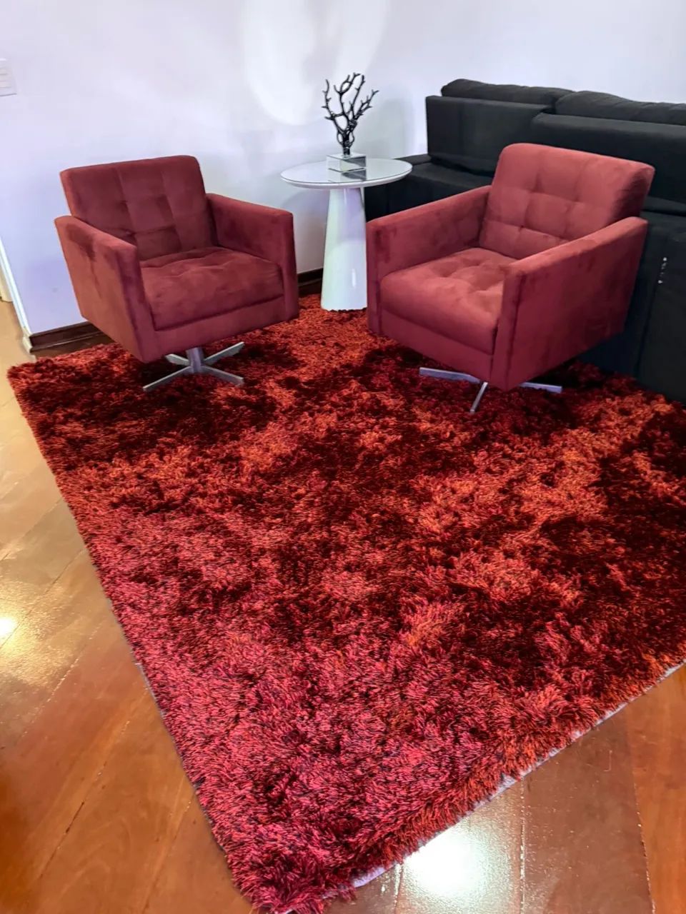 Conjunto de 02 Poltronas Decorativas Estofadas - Vermelha - Ótimo Estado - Foto 2