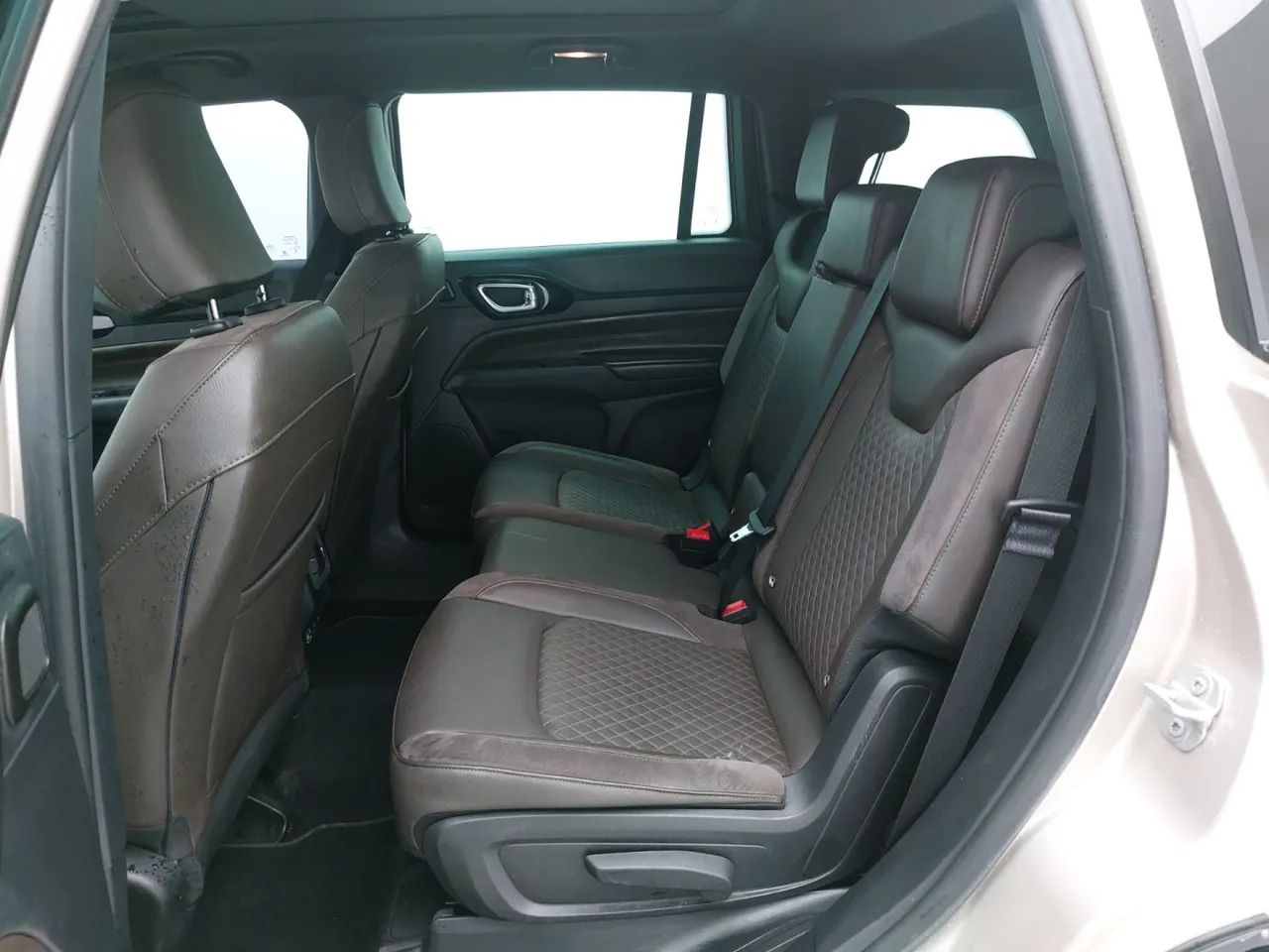 Jeep Commander Overland T270 1.3 TB Flex Aut., foto 17 de 18