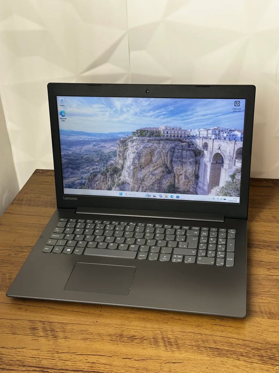 Lenovo CORE i5 SSD128 8GB 第4世代 Lenovo - Core i5 8ª / RAM 8GB / SSD 128GB - Notebooks - São João