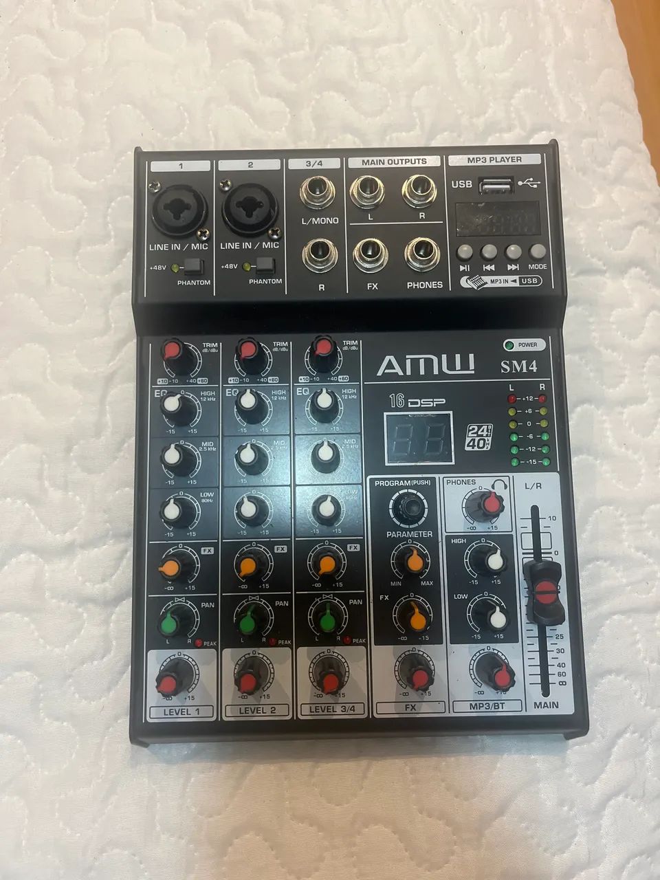 Mesa de som Amw V2 4 canais  - Foto 5