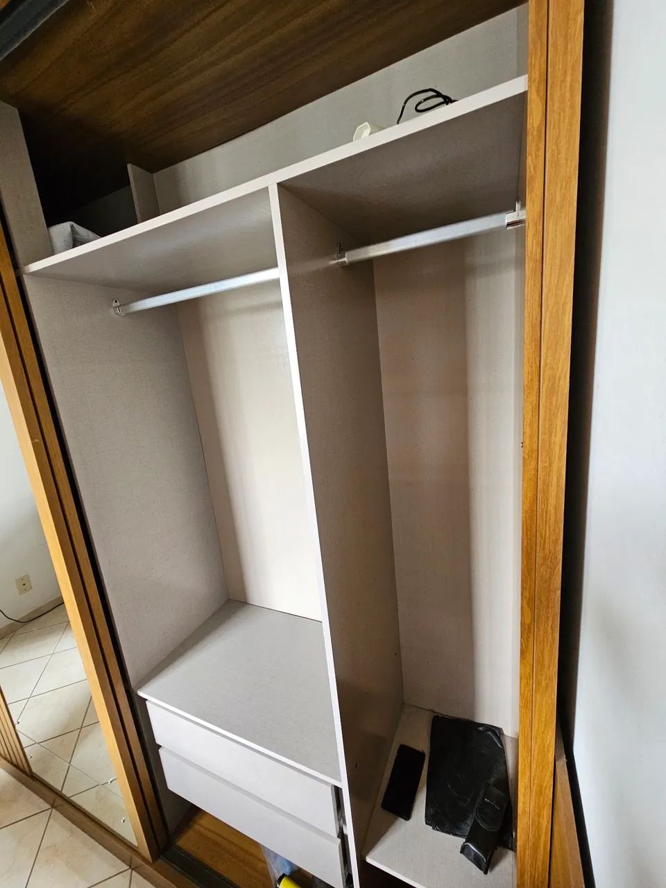 Guarda-roupa com espelho e portas de correr - Foto 4