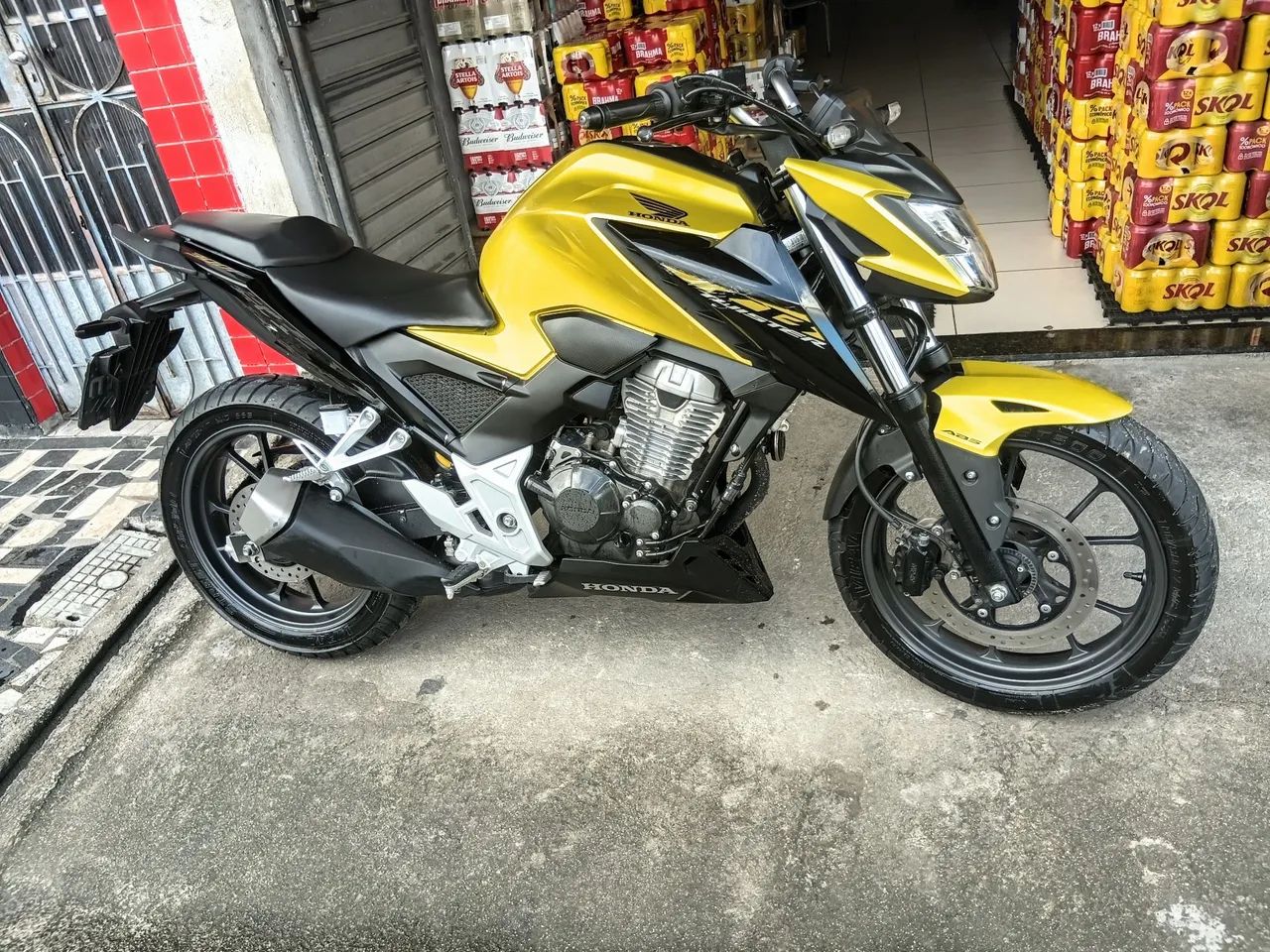 CB TWISTER  300F - Foto 2