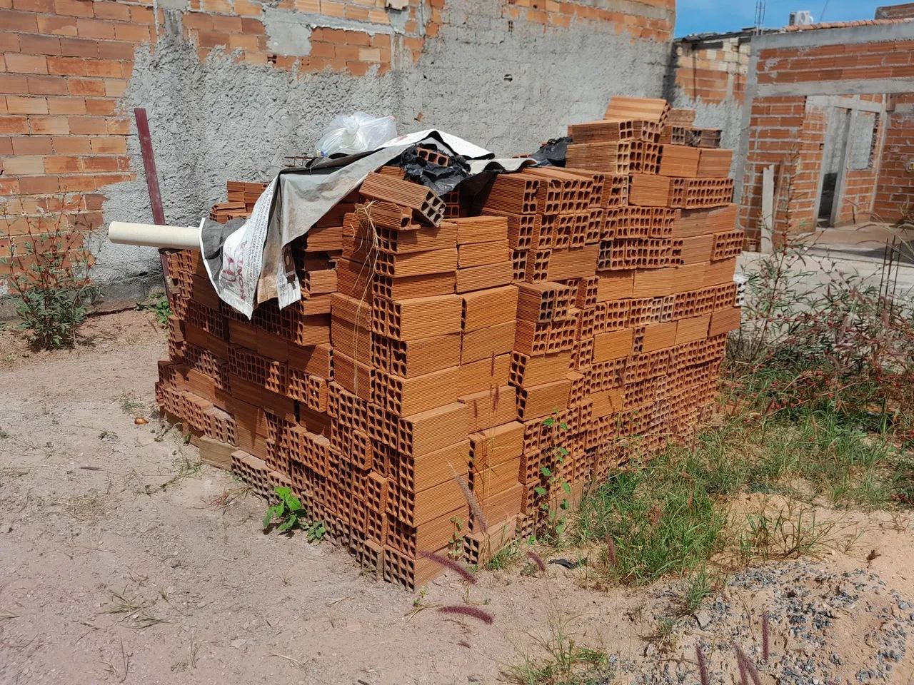 2 milheiros de tijolos furados458363231767121920