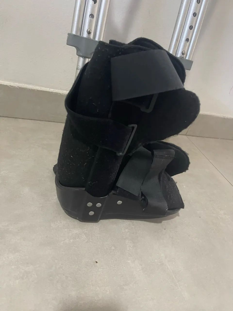 Muletas e Bota Ortopédica  - Foto 2