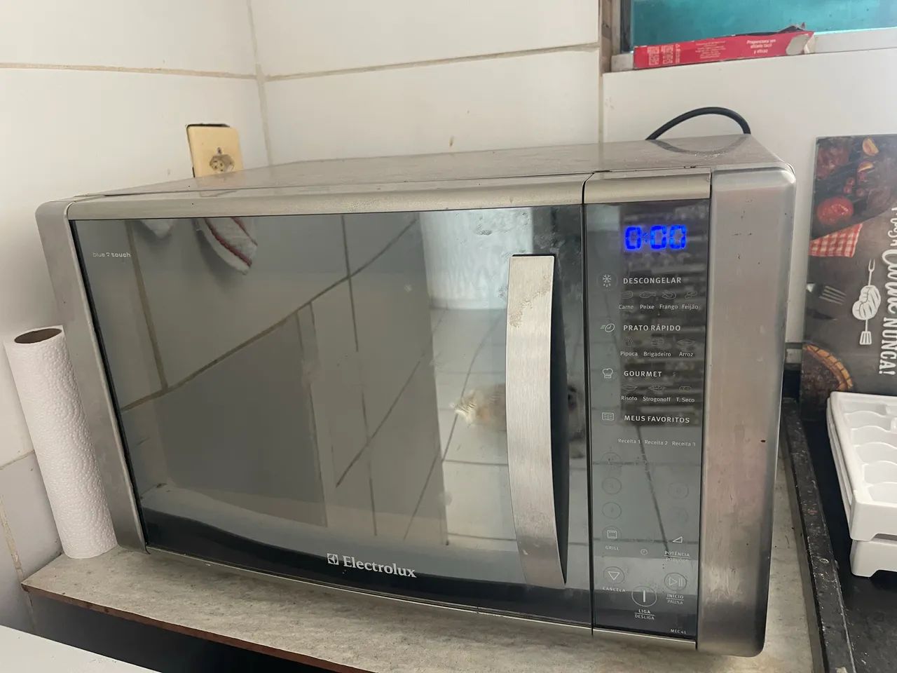 Microondas grill Electrolux 31 litros - Foto 5
