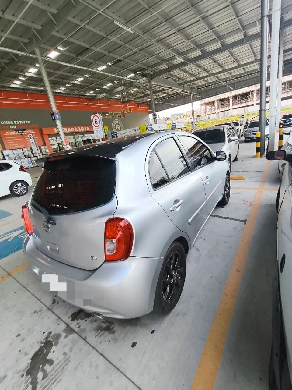 Nissan March 1.0 12V FLEX 5P 2015