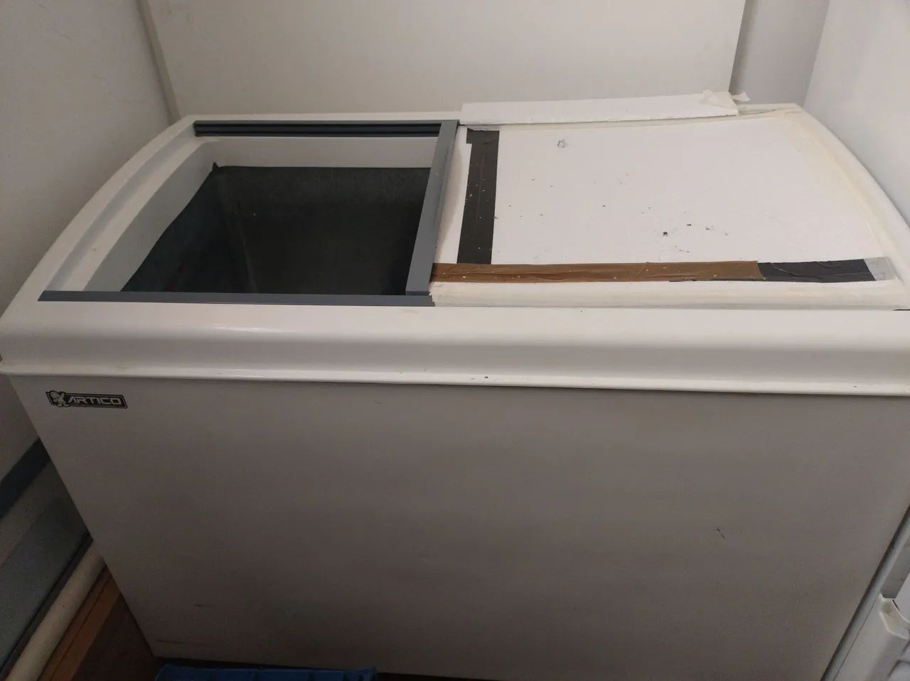 Freezer vertical Ártico 400l