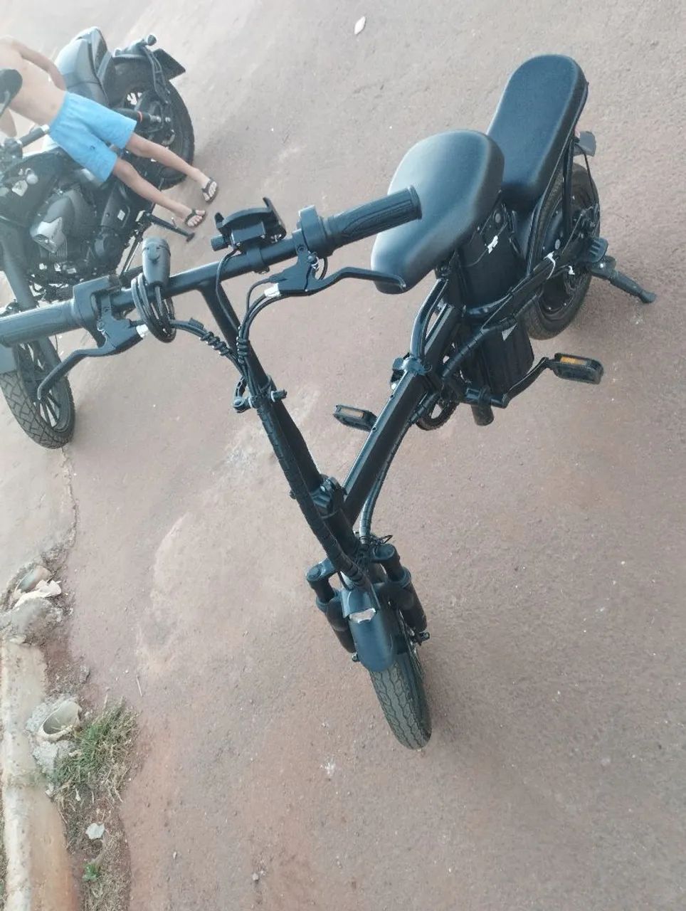 Bicicleta elétrica dobrável 