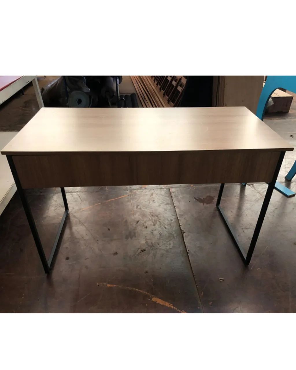 Mesa De Escritório Simples