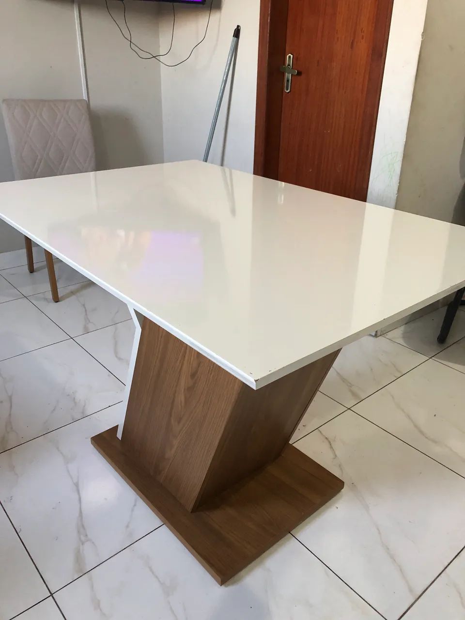 Mesa com 4 cadeiras