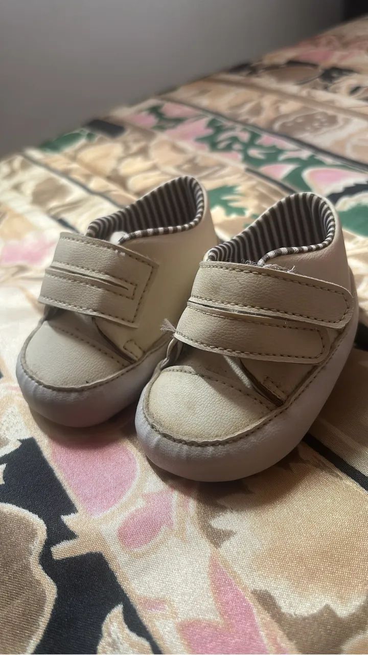 Lote com 10 pares de sapatinhos de bebê menino ? Excelente estado  - Foto 6