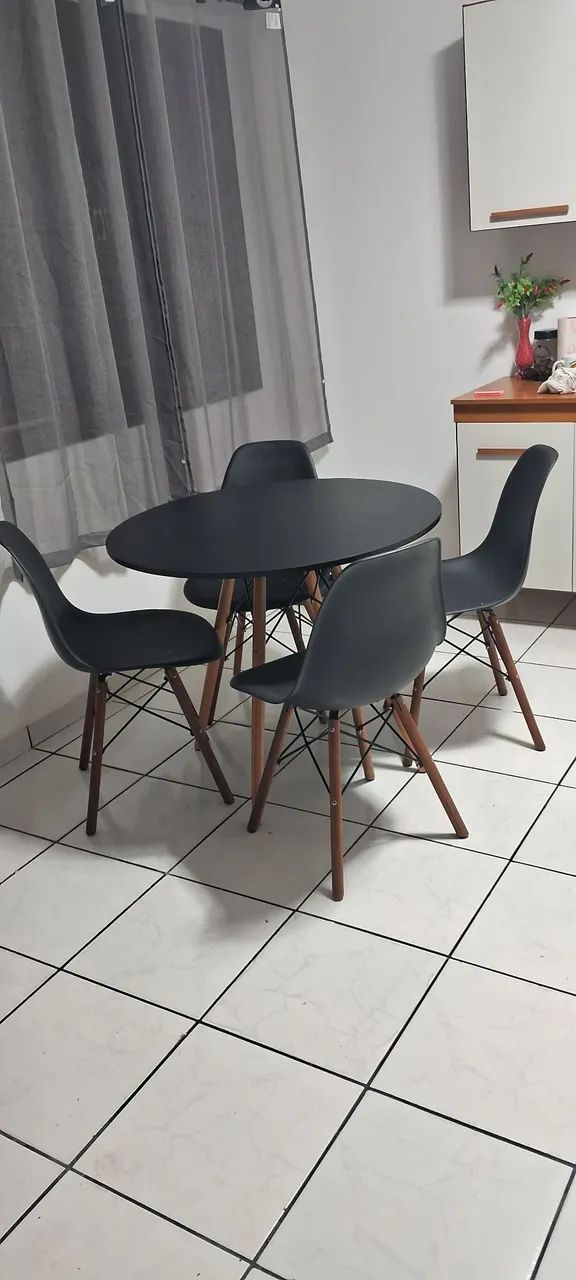 Mesa 4 Cadeiras