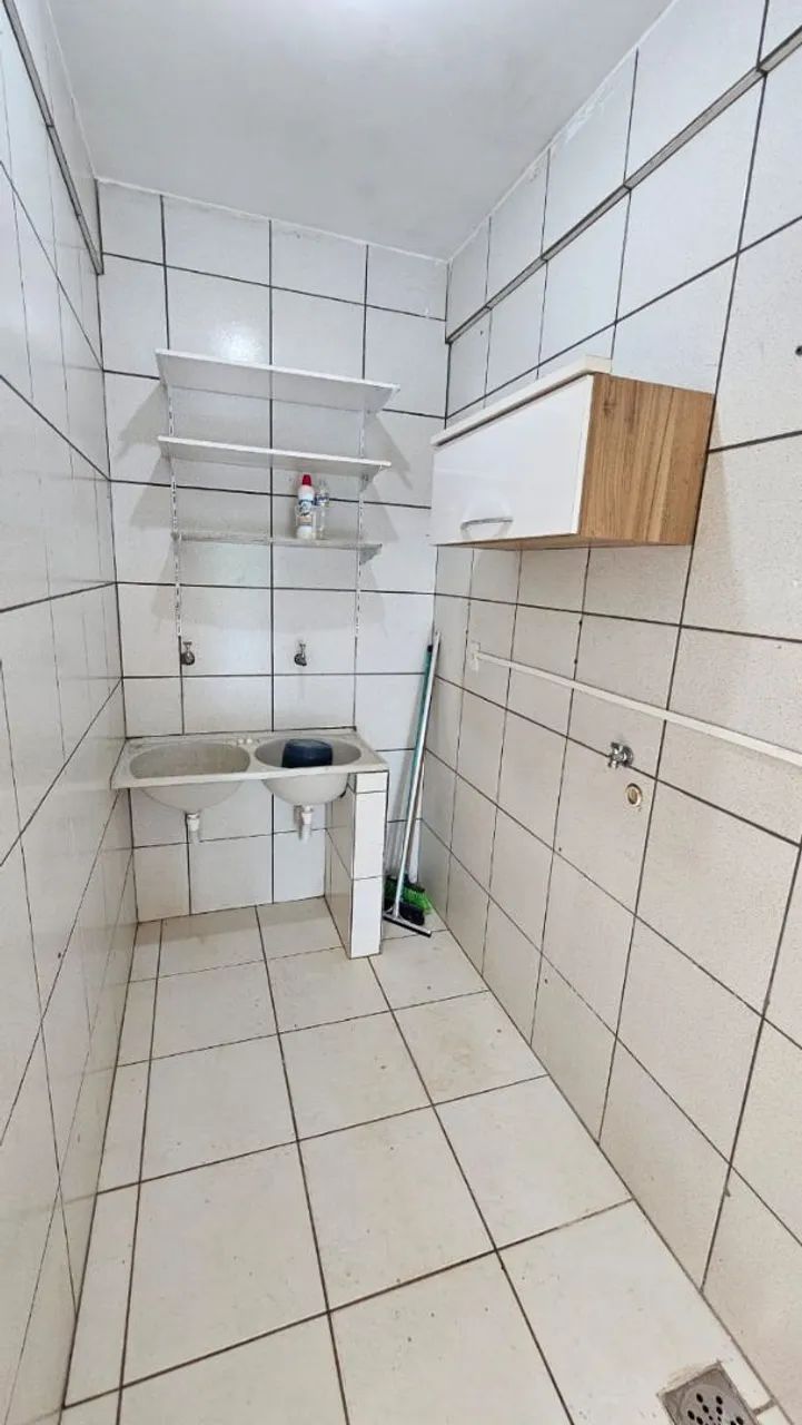 Apto três quartos no centro ao lado da jk - Foto 4