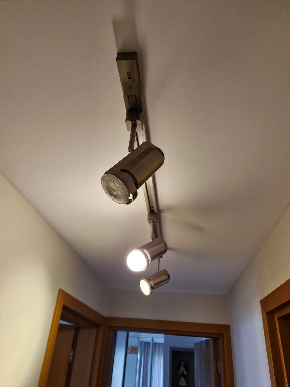 Luminária de trilho - Foto 2