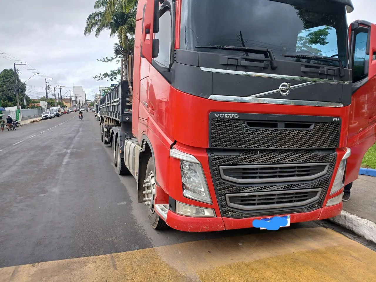 Fh 460 2020 6x2 e carrega guerra 2016 - Foto 4