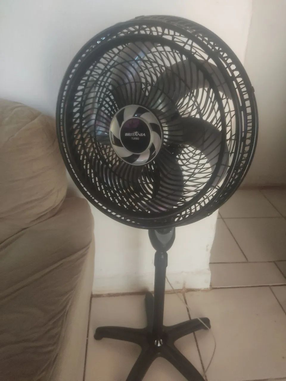 Vendo ventilador pedestal britanea funcionando muito bem 