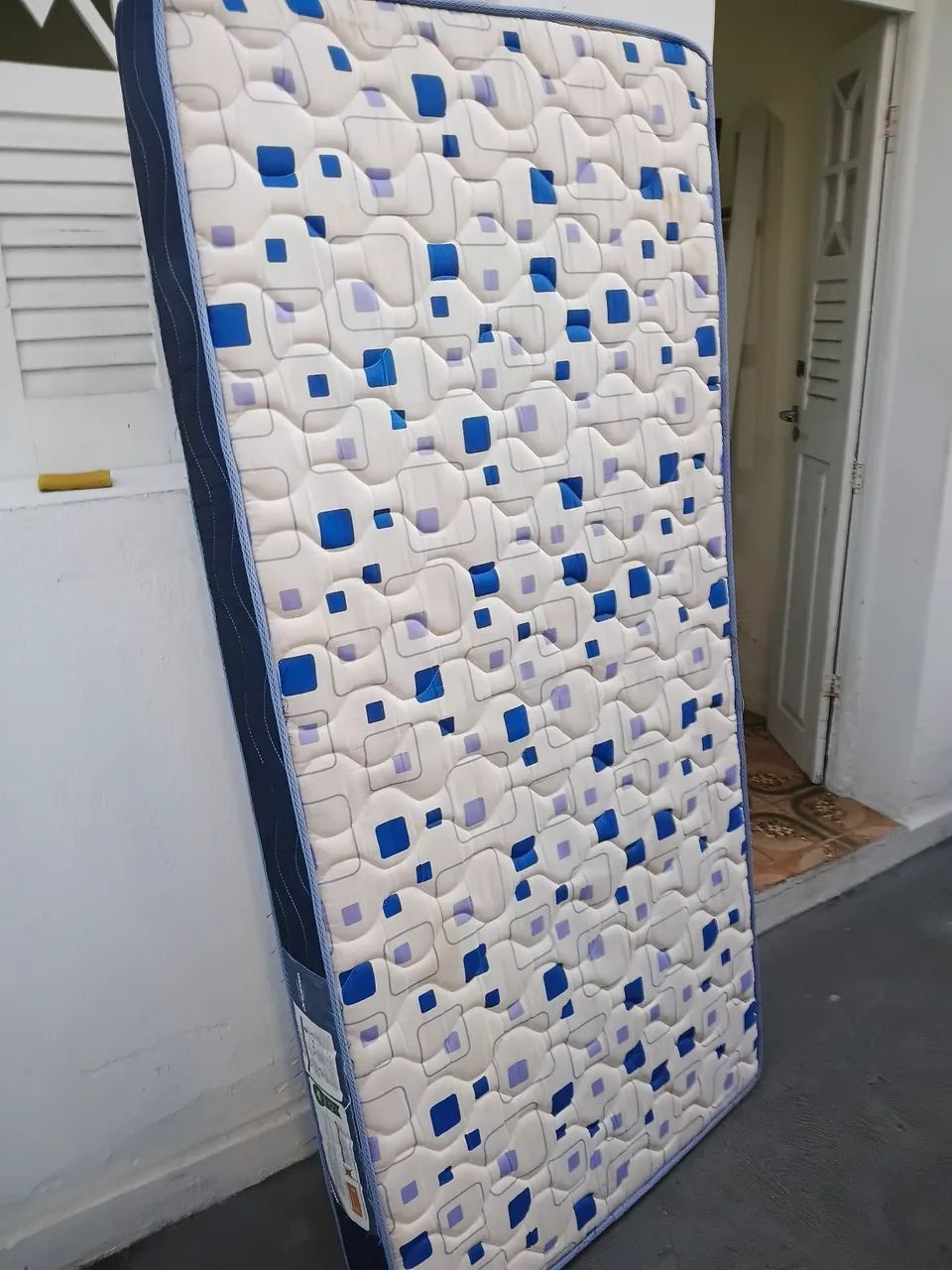 Vendo cama de solteiro  - Foto 2