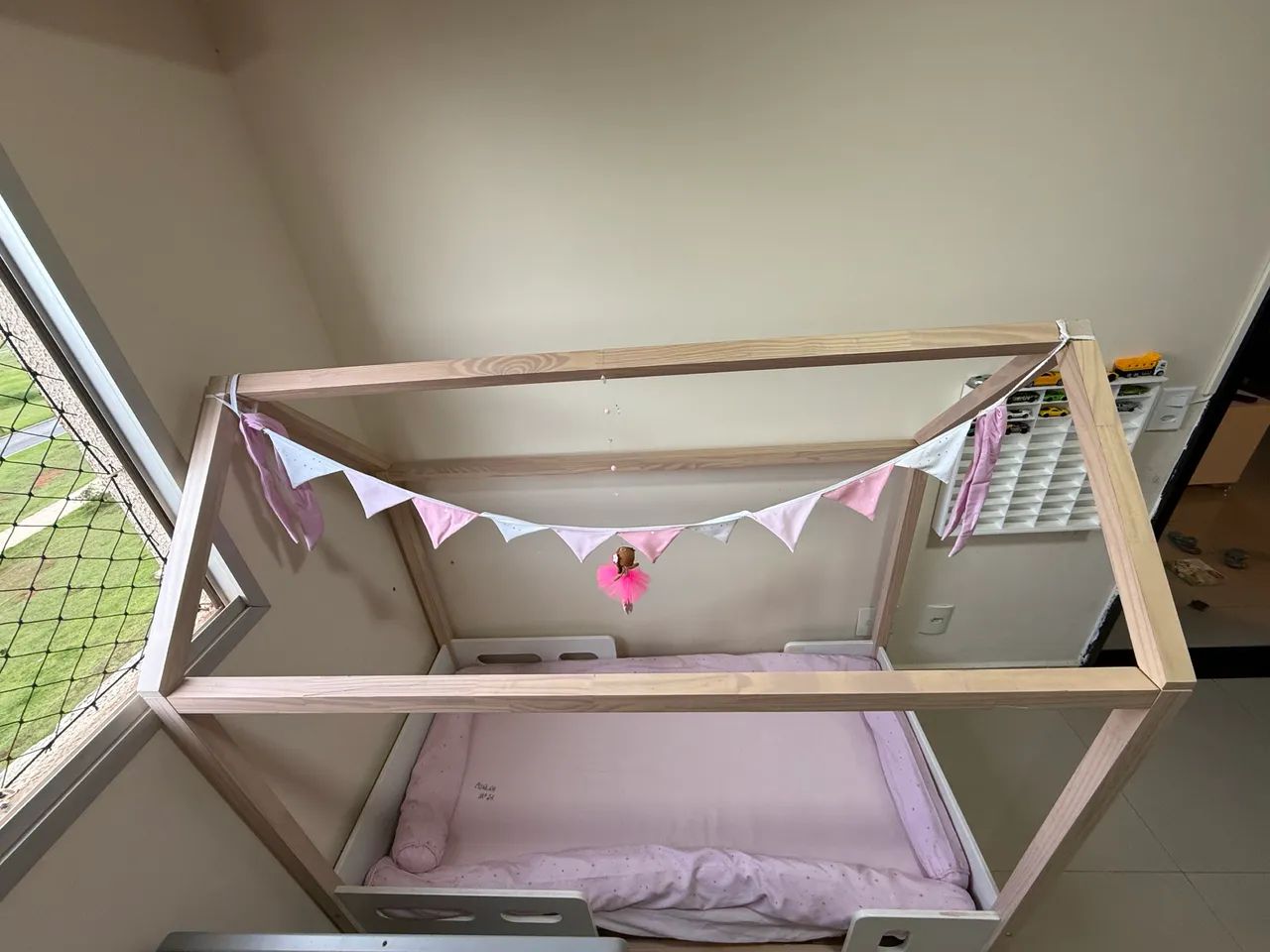 Cama Montessoriana Infantil em Madeira - Estilo Casinha - Foto 2