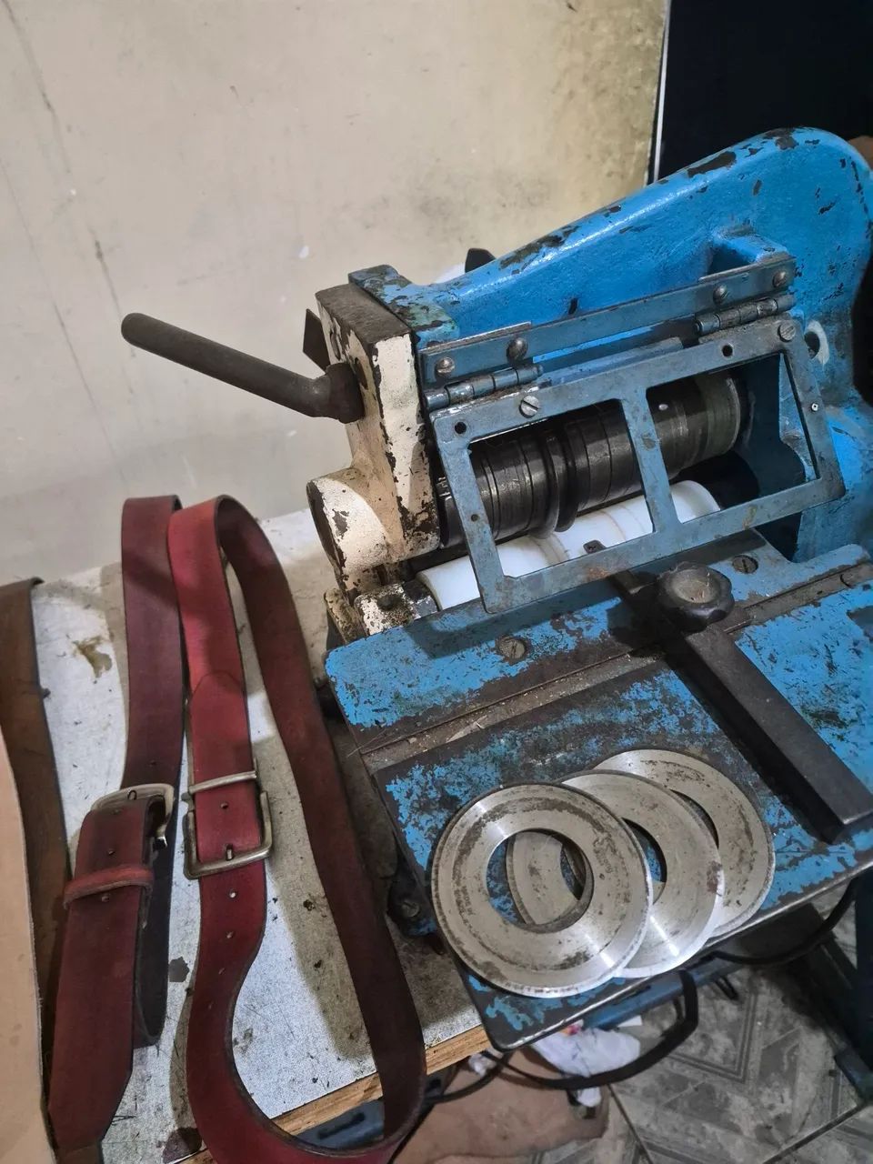 Máquina  de corte de couro e sintético  para cintos e artesanato  - Foto 4