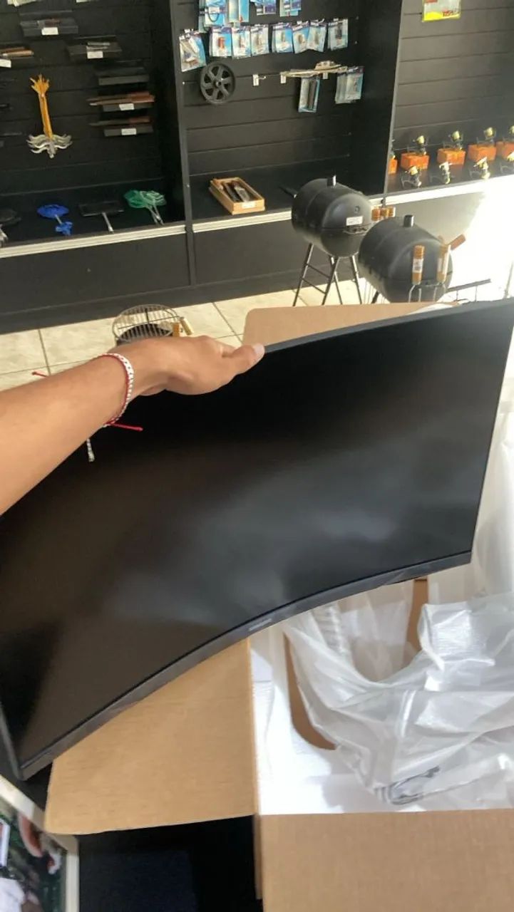monitor Samsung odissey g5 27polegadas curvo 2k 165HZ - Foto 3