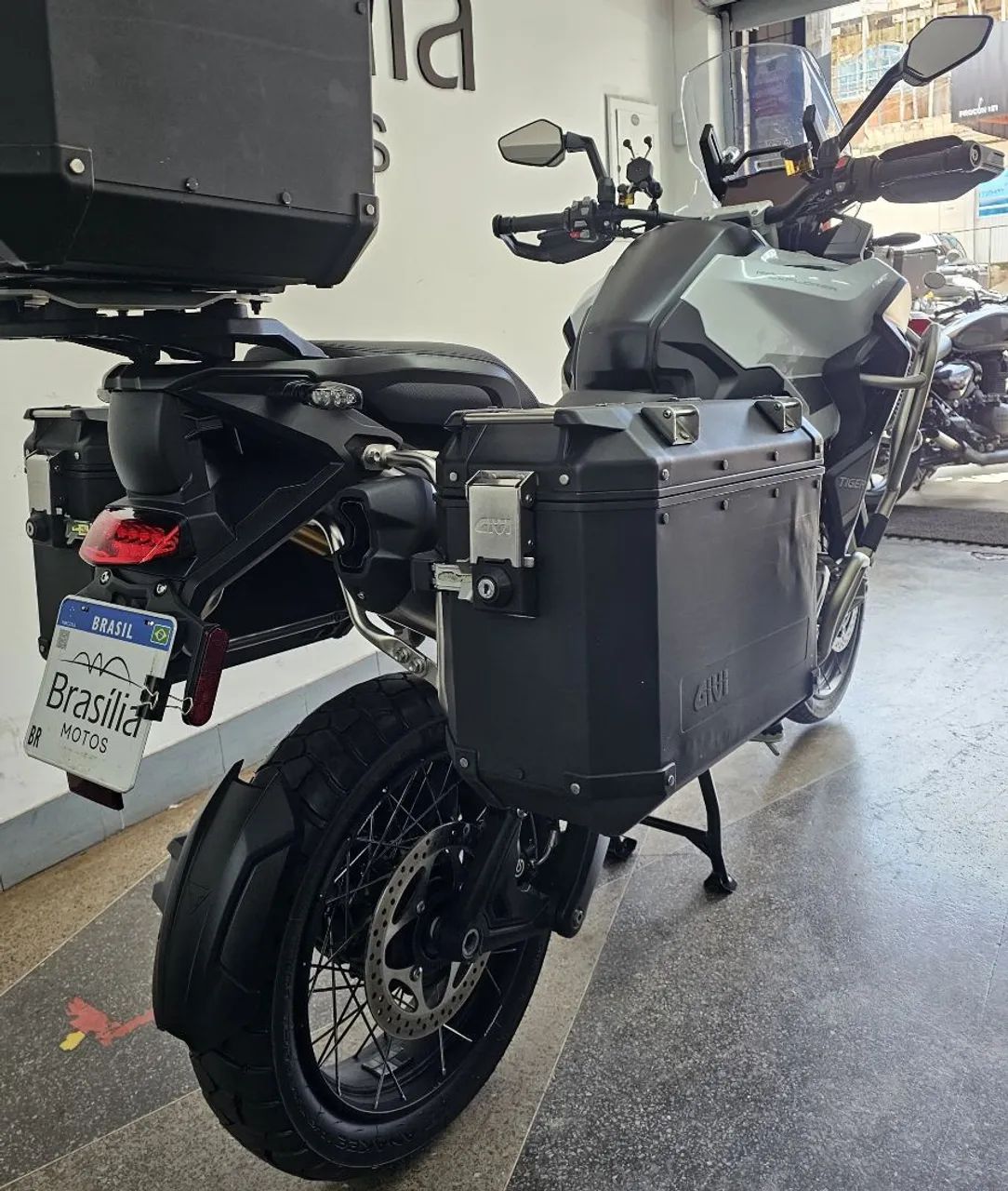 Triumph 1200 Rally Explorer 2022 - 1484854962 | OLX