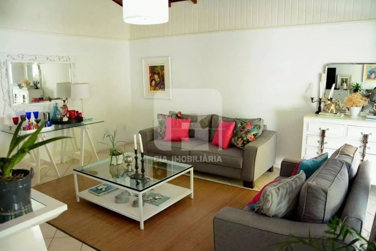 Amplo terreno com 1500 m2, com 2 casas na Lagoa - Foto 4