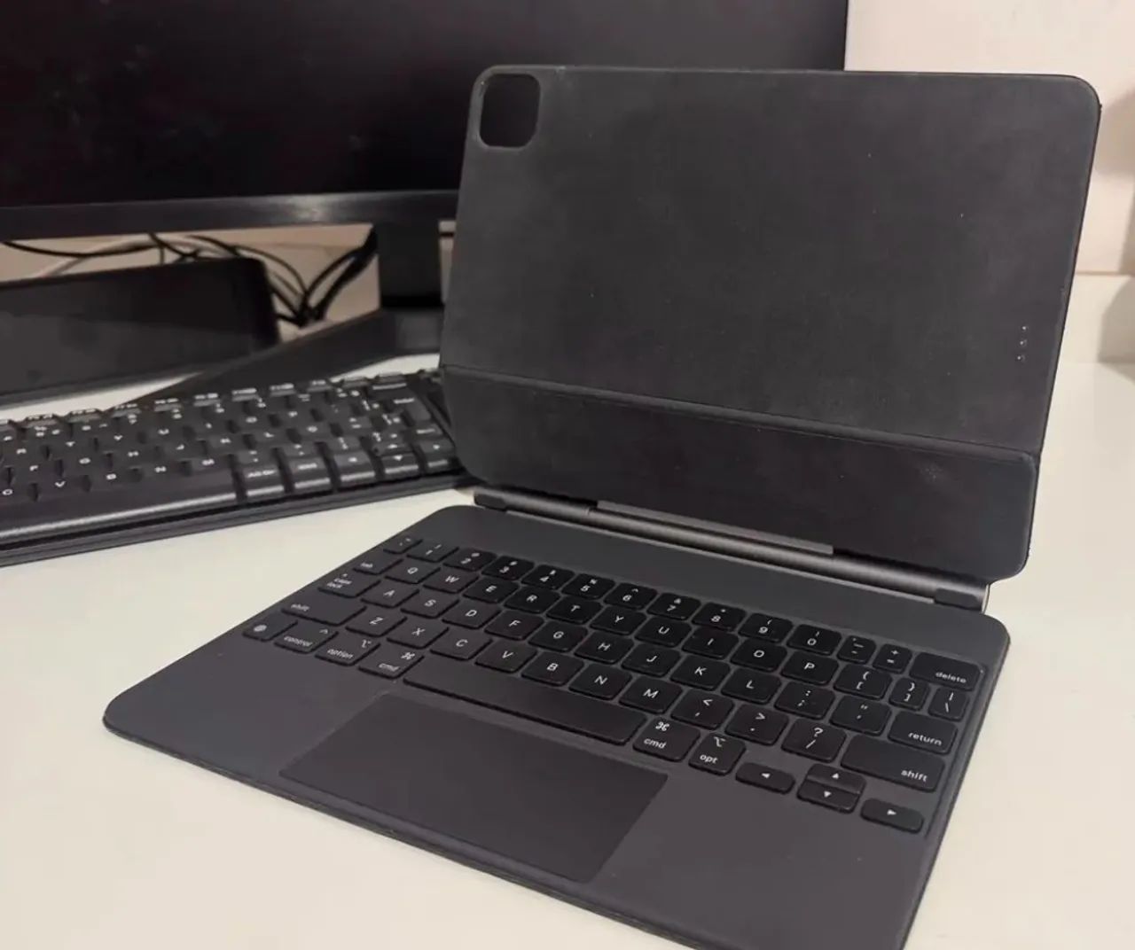 IPAD PRO M3  + TECLADO MAGIC ORIGINAL  - Foto 4