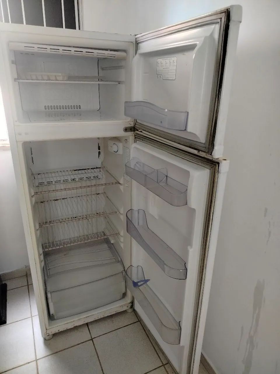 Geladeira  Consul 370L biplex - Foto 4