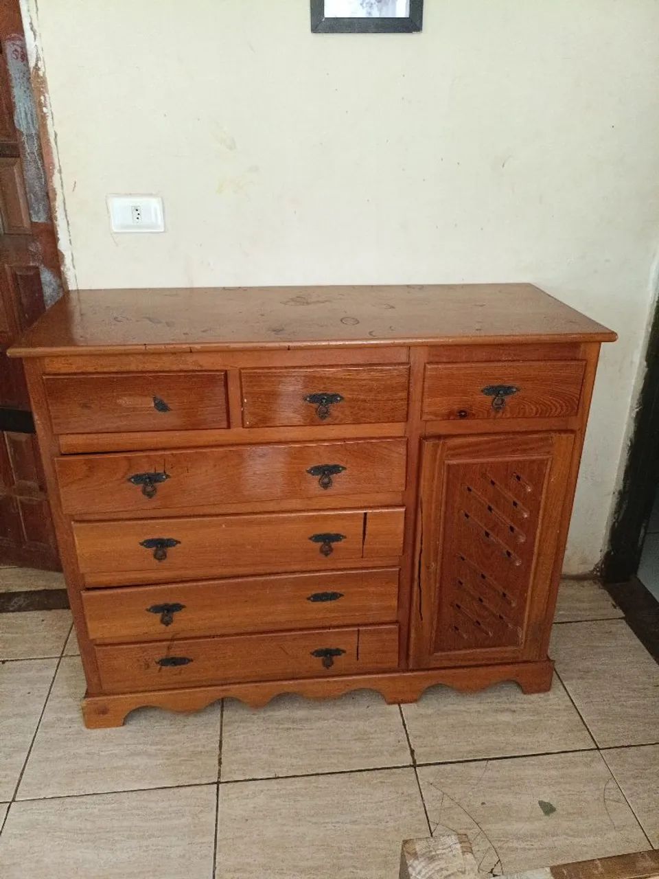 Cômoda pura madeira 