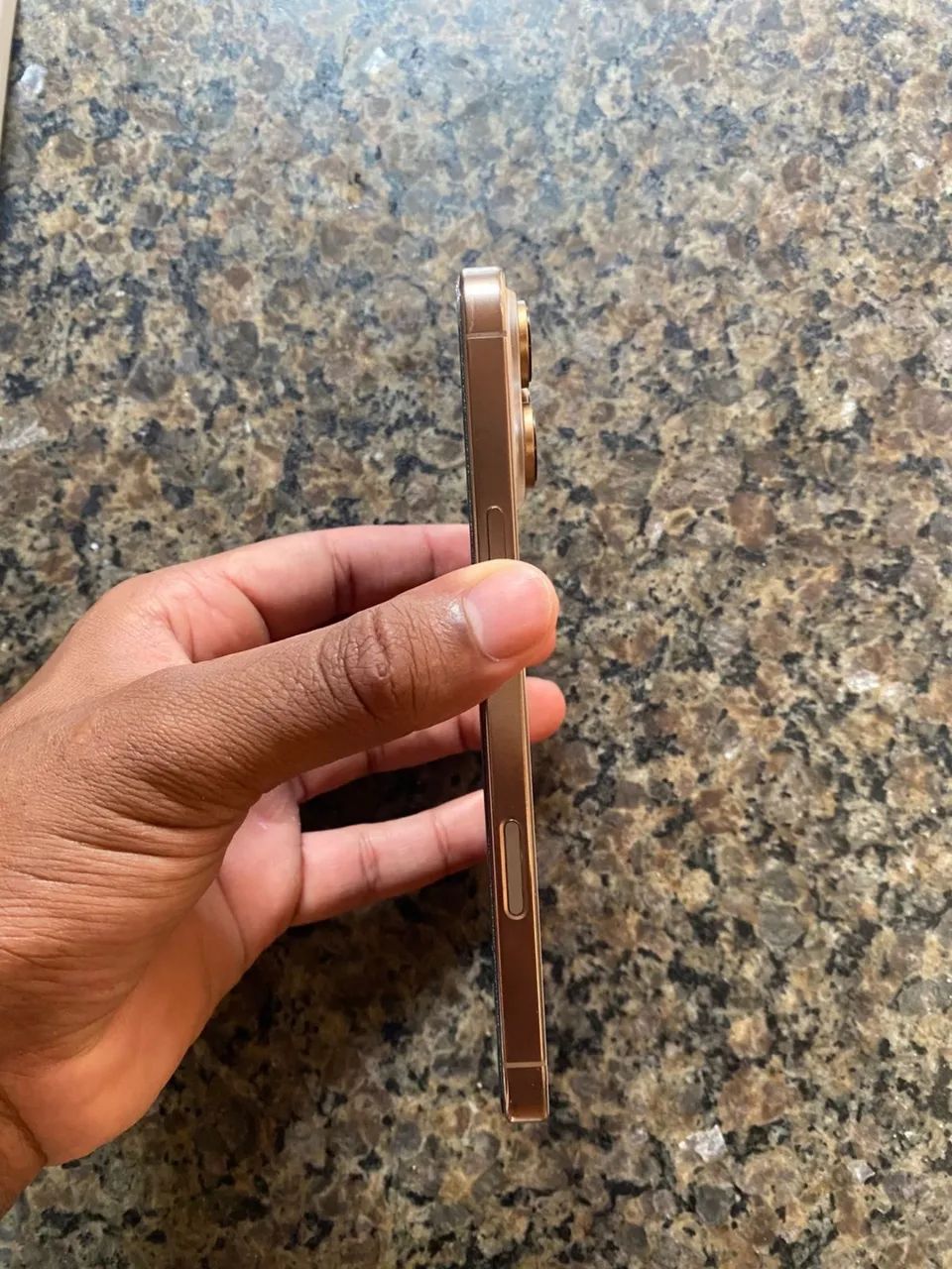 iPhone 16 pro Max 256 desert garantia 06/20/2026