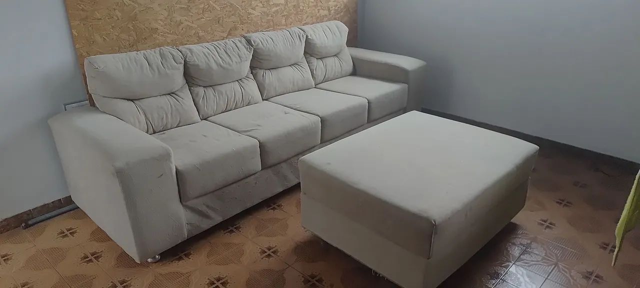 Sofa 4 lugares + puff 
