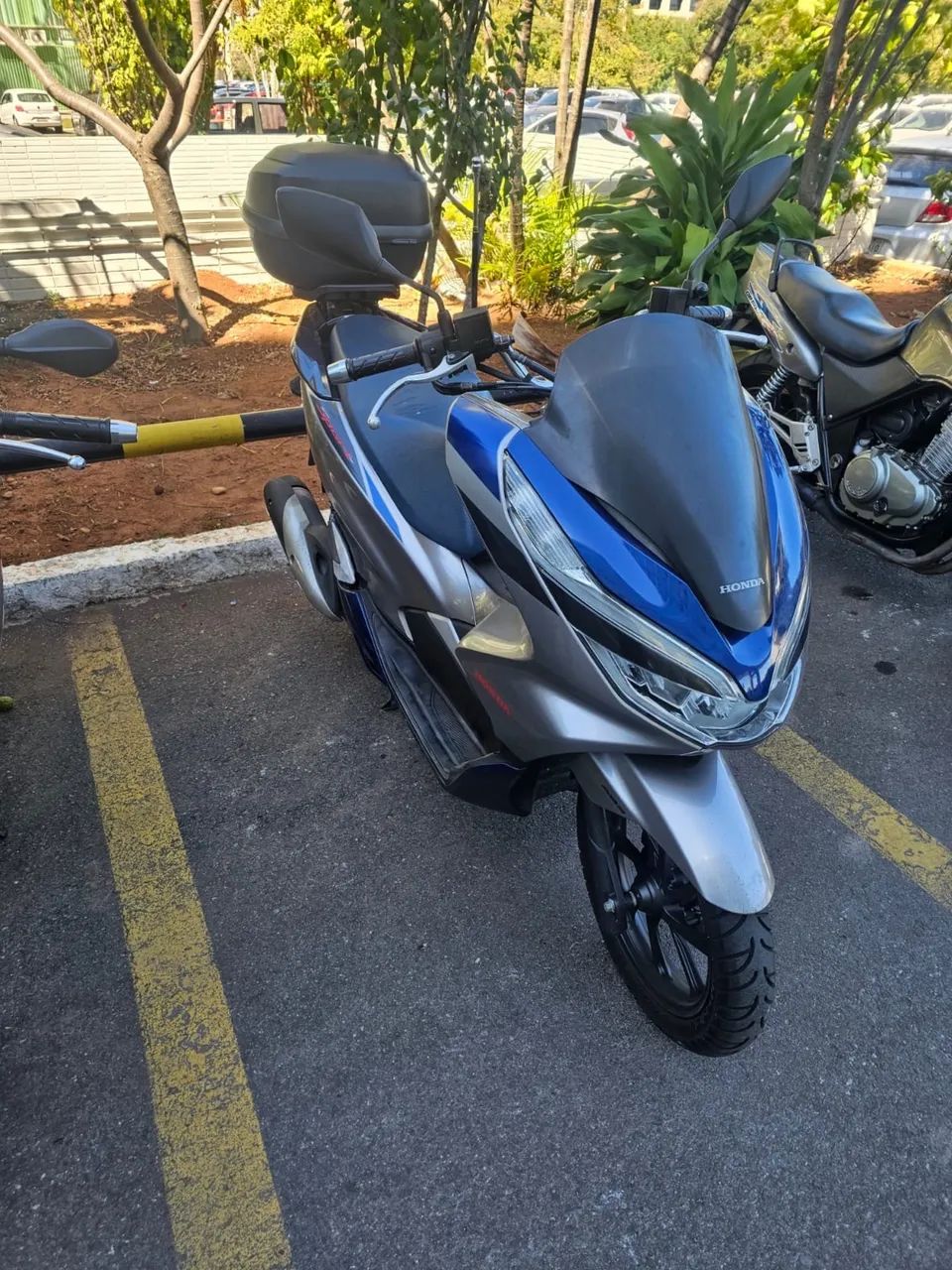 PCX Sport completa 