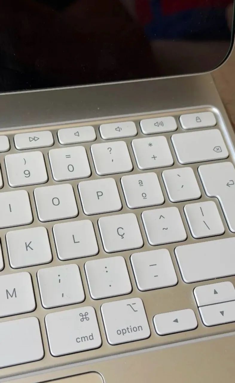 iPad Pro m4 + Magic Keyboard  - Foto 4