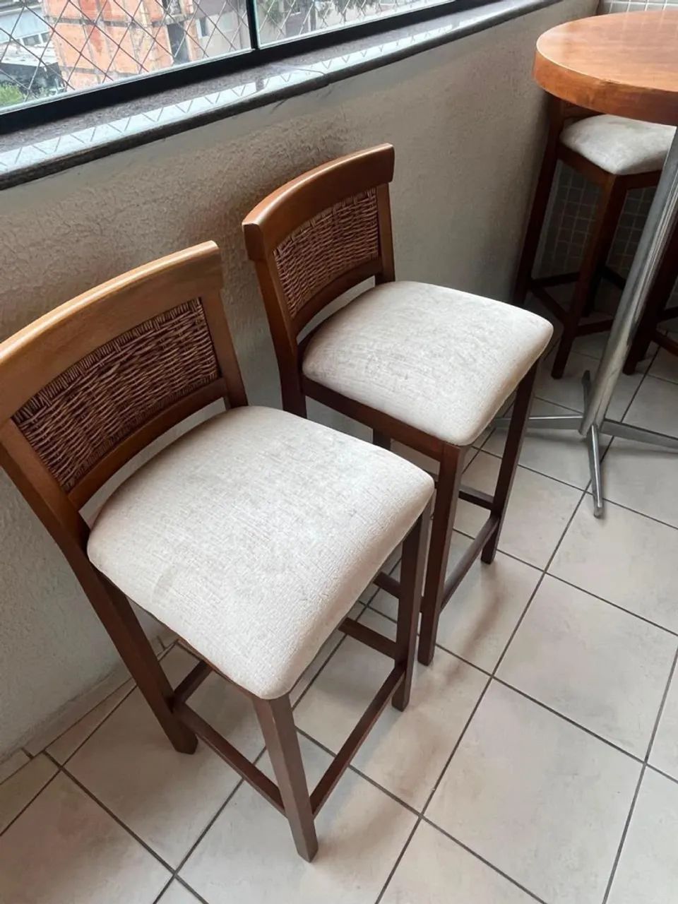 MESA BAR COM 4 BANQUETAS - Foto 5
