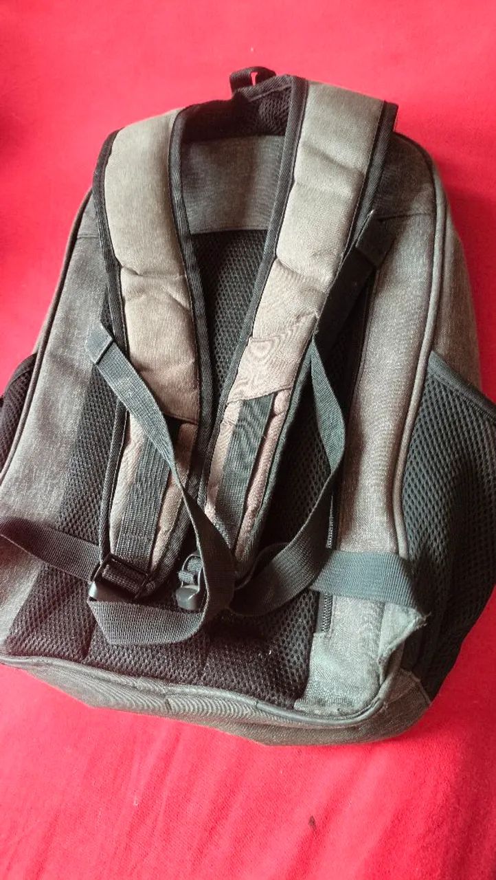 Mochila cinza com preto - Foto 2