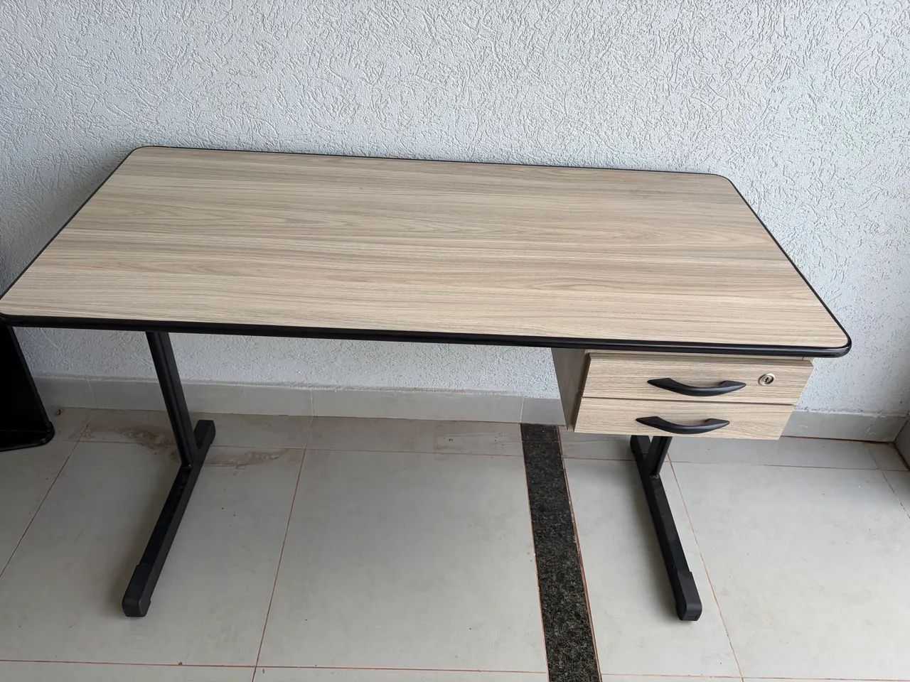 Mesa escritório semi nova 