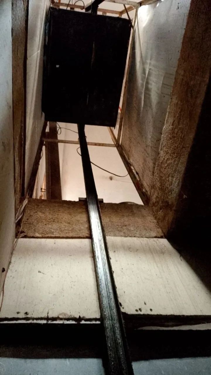Elevador de cargas leves / Padaria - Foto 3