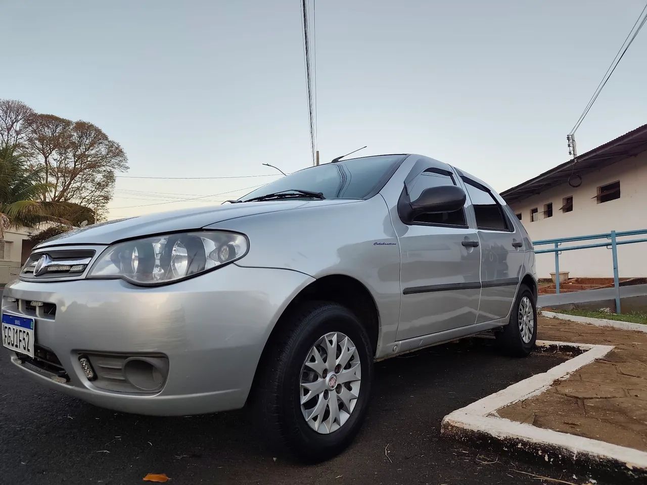 Fiat Palio Celebration 1.0 Fire Flex 8V 4P 2013 - Foto 4