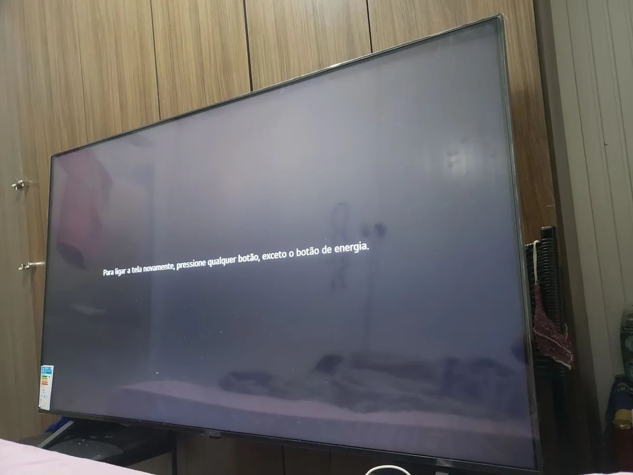 Vendo TV 60 polegadas nova com documentos e na caixa tempo de uso 2 semanas