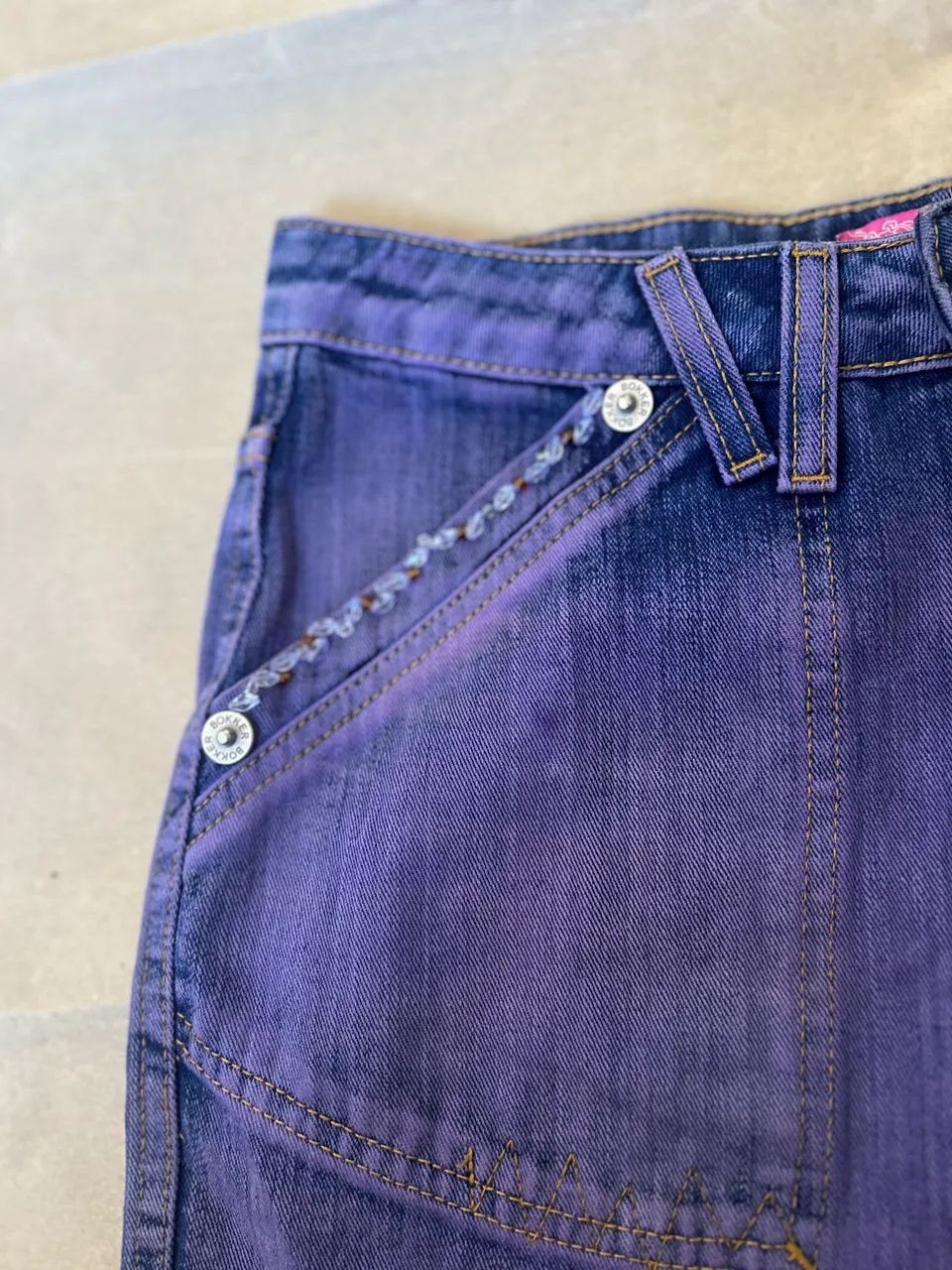 Mini saia jeans estilo anos 2000 - Foto 2