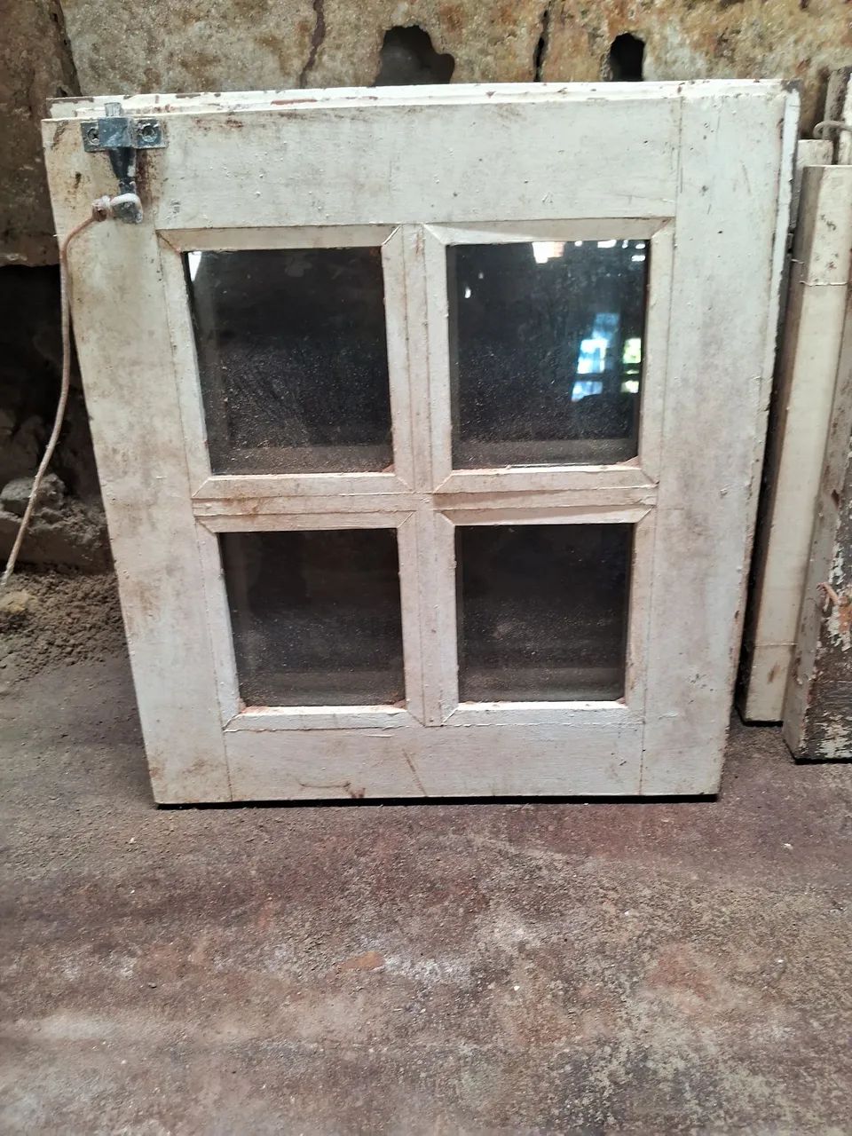 Vendo este basculante precisa do caixote 