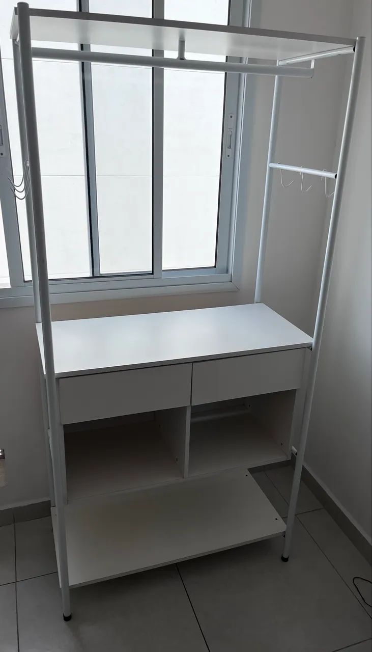 Guarda-roupa branco