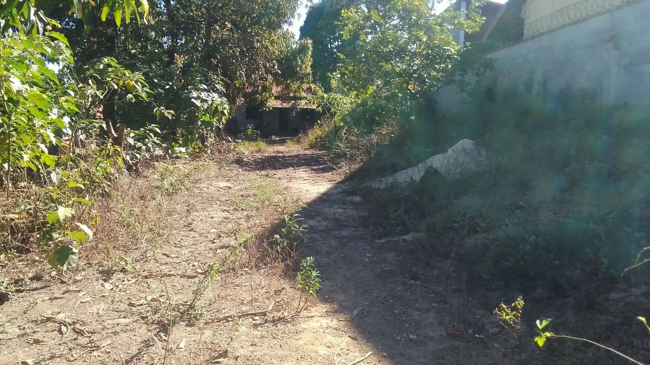 Vende-se terreno com casa ótima localização  - Foto 2