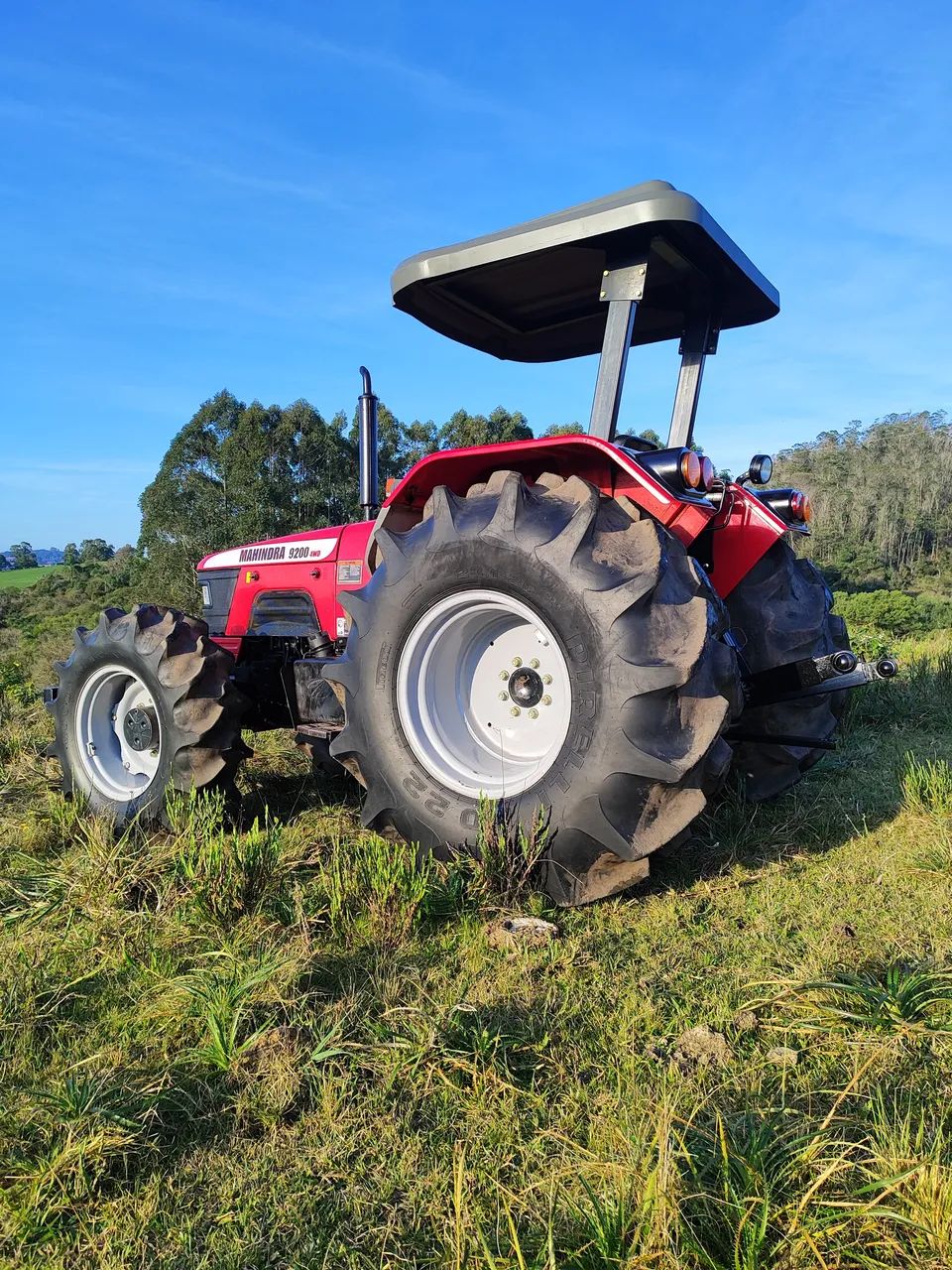 Vendo trator Mahindra 9200 - Foto 2