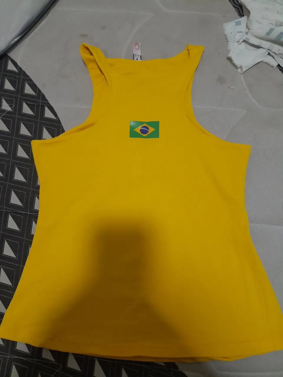 Vende -se camisa feminina 