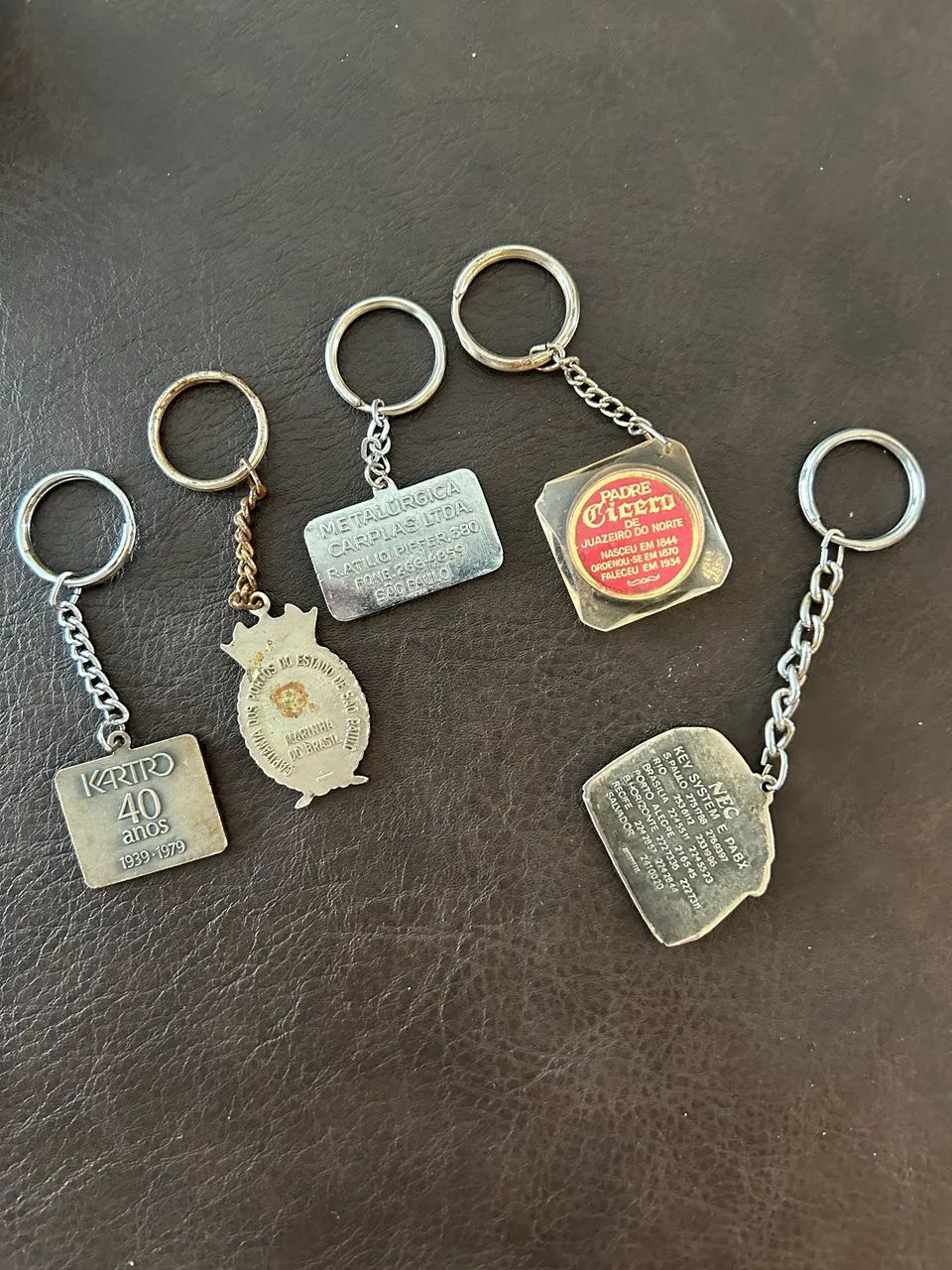 Lote de chaveiros antigos 