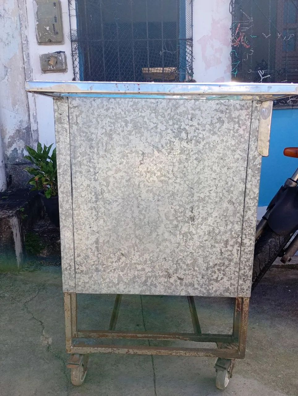 Oportunidade.......carro para trabalhar com alimentos.