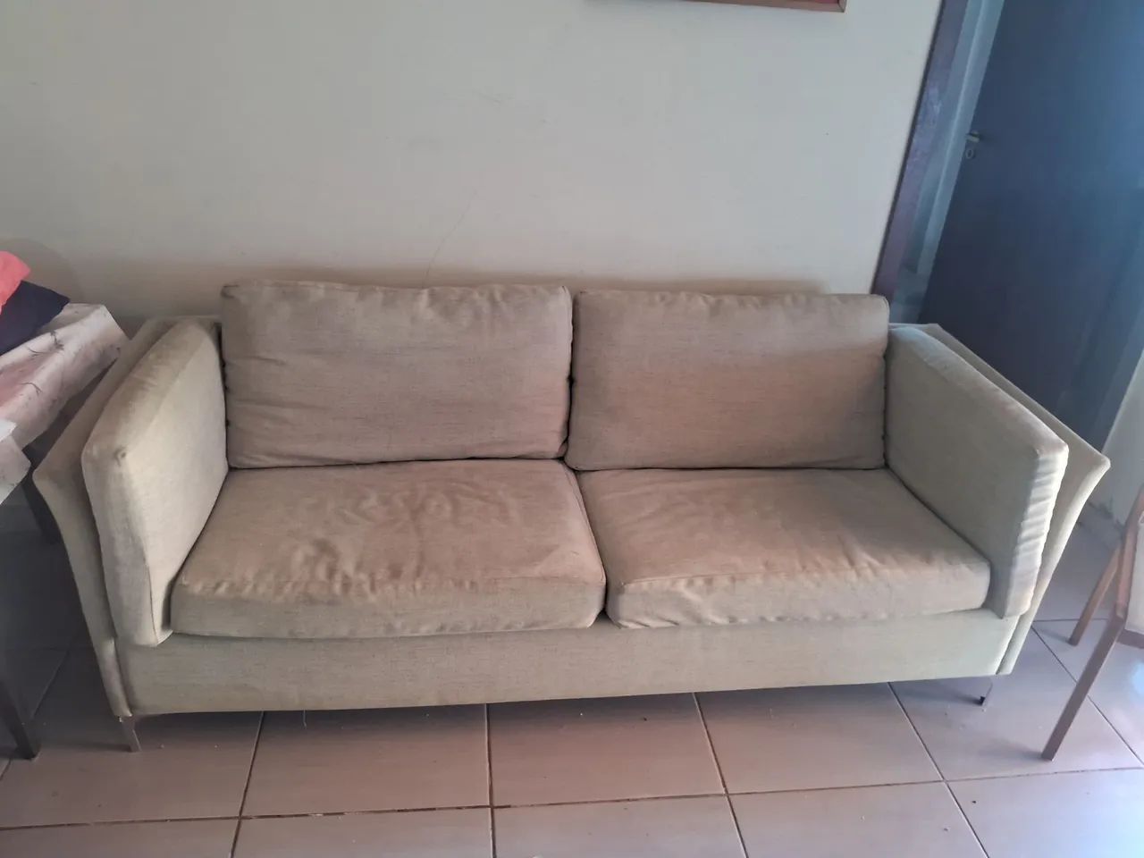 SOFÁ EM LINHO BEGE - Foto 2
