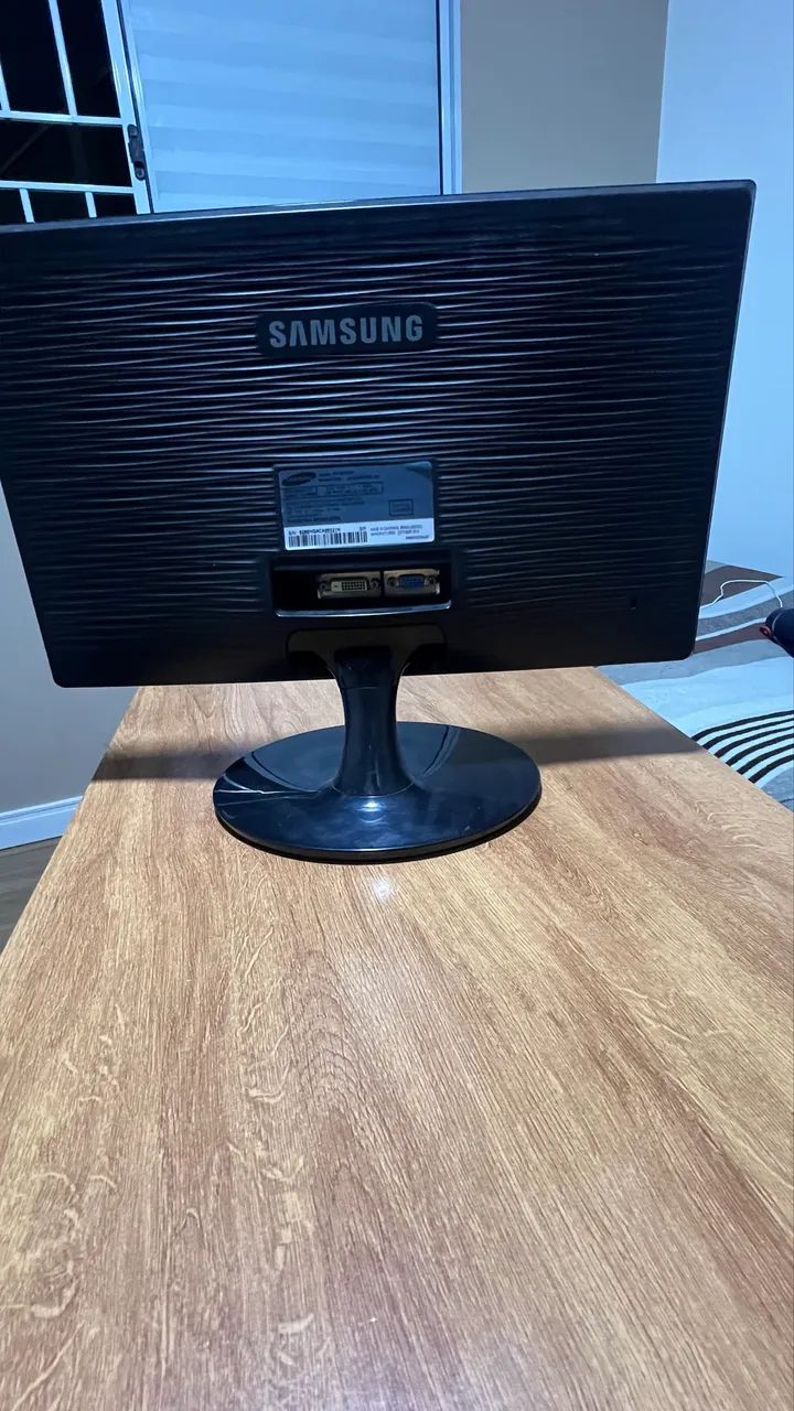 MONITOR Samsung LED + Cabos. DESAPEGO!!! - Foto 2